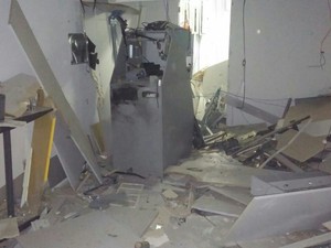 Explosão de agência bancária em Palmeirina, Agreste de Pernambuco (Foto: Divulgação/ Polícias Militar)