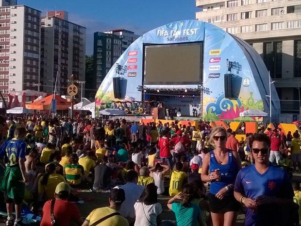 Fifa Fan Fest no jogo do Brasil em Salvador (Foto: Cássia Bandeira/G1)