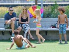 Heidi Klum se diverte com o namorado e os filhos
