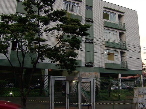 Mulher cai de prédio e morre ao comemorar gol do Galo em BH (Foto: Reprodução TV Globo)