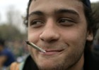 Presidente do Uruguai assina lei que libera uso da maconha (Matilde Campodonico/AP)