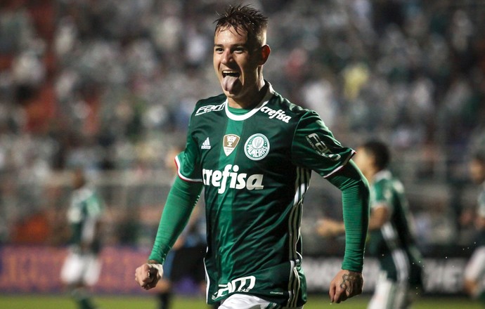 Róger Guedes elogia elenco e Cuca após vitória do Palmeiras