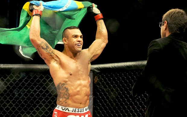 Victor Belfort comemoração UFC (Foto: Eduardo Valente / Agência Estado)