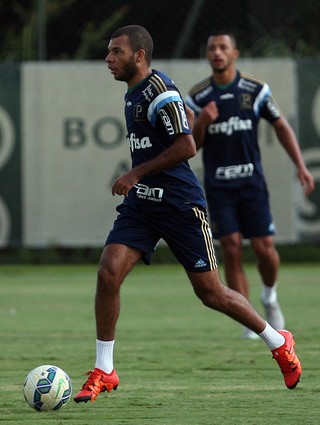 Depois de início irregular, Amaral cita confiança para evoluir no Palmeiras