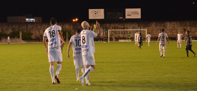 CSP x Treze, Estádio Almeidão (Foto: Hévilla Wanderley / GloboEsporte.com/pb)