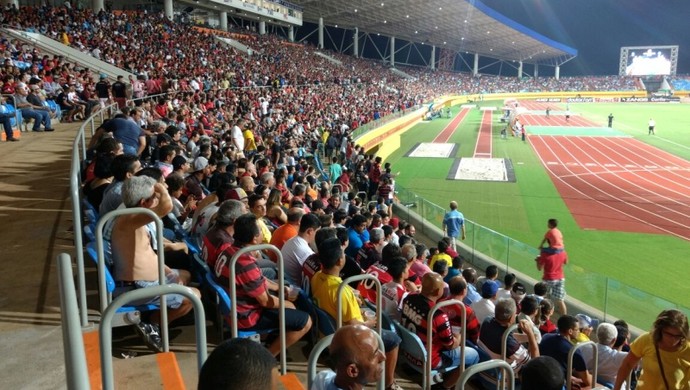 Torcida do Atlético-GO - Estádio Olímpico (Foto: Sebastião Nogueira / O Popular)