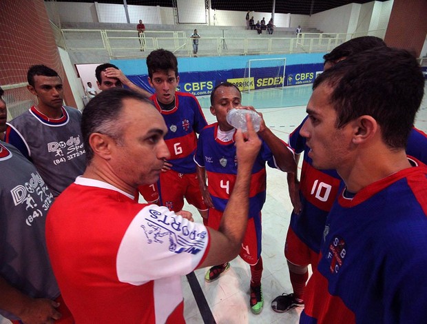 Udenis Oliveira, técnico do Alecrim, campeão da Taça Brasil de Futsal (Foto: Zerosa Filho/CBFS/Divulgação)
