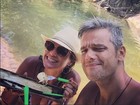 Flávia Alessandra e Otaviano Costa curtem férias: 'Vida dura'