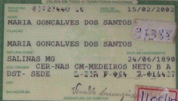 Identidade de idosa de 126 anos que mora na Bahia (Foto: Reprodução/TV Santa Cruz)