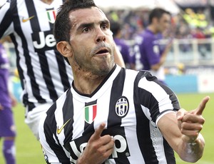 Tevez Comemora gol da Juventus contra a Fiorentina (Foto: Agência AP) Tevez Comemora gol da Juventus contra a Fiorentina (Foto: Agência AP)