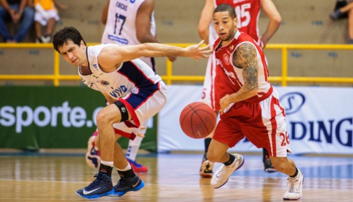 Basquete NBB - Paulistano x Franca, Dawkins e Figueroa (Foto: Newton Nogueira/Divulgação)
