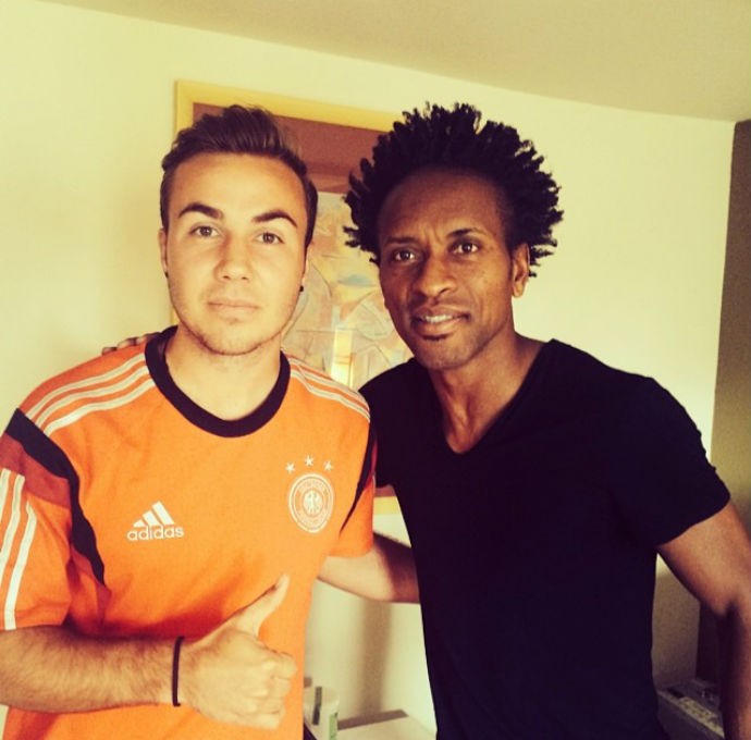 Mario Gotze e Zé Roberto na concentração da Alemanha, na Bahia (Foto: Reprodução/Instagram)
