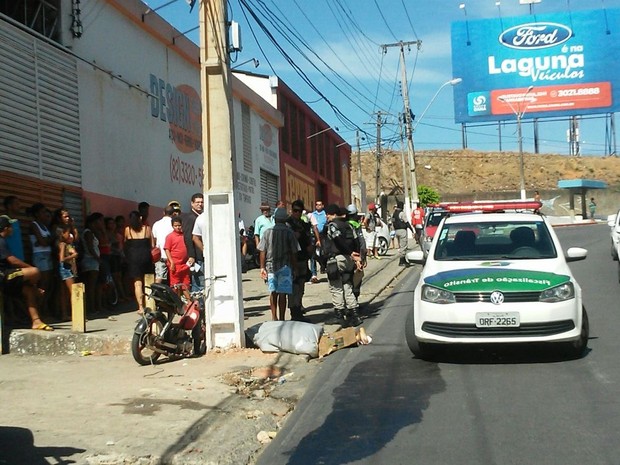 G1 Motociclista Colide Contra Poste E Morre Na Av Leste Oeste Em