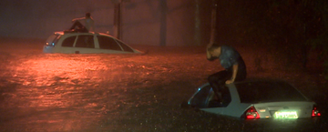 Chuva alaga ruas e causa prejuízos em S. José dos Campos (Reprodução/TV Vanguarda)