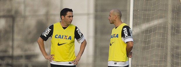 Chicão e Alessandro Corinthians (Foto: Daniel Augusto Jr / Agência Corinthians)