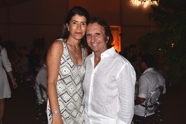 Emerson Fittipaldi com a esposa (Foto: Divulgação Mkt Mix)