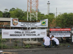 Protesto critica trabalho em fronteiras do país (Foto: Diego Toledano/G1 AM)