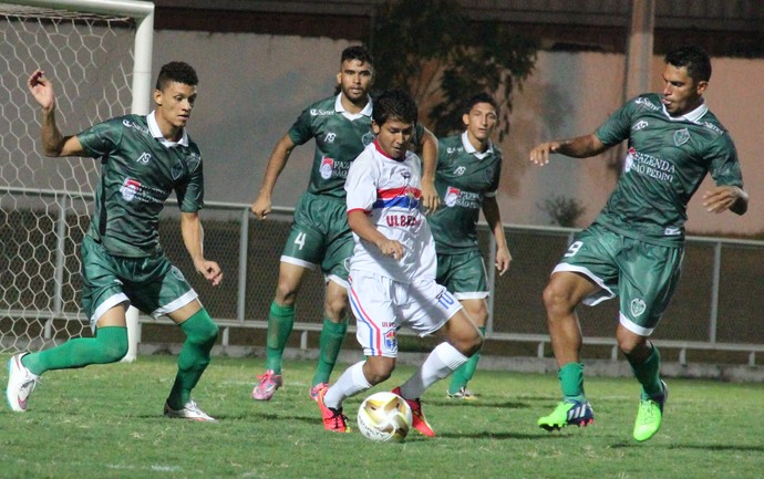 Manaus FC conseguiu vencer duelo pegado contra o Fast (Foto: Marcos Dantas)