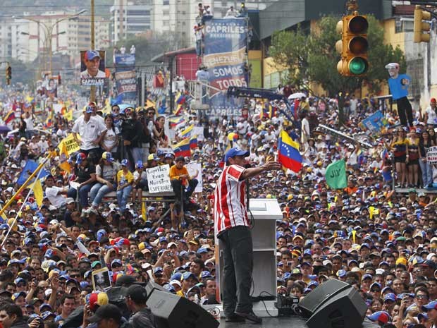 Comício de Henrique Capriles em Mérida. (Foto: Ariana Cubillos / AP Photo)