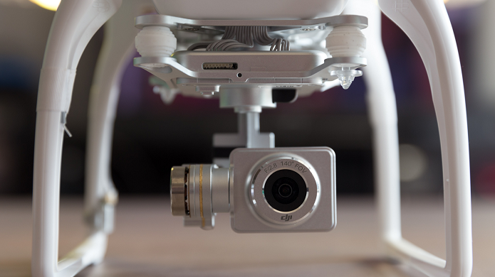 Drone tem câmera HD embutida (Foto: Reprodução/Tested)