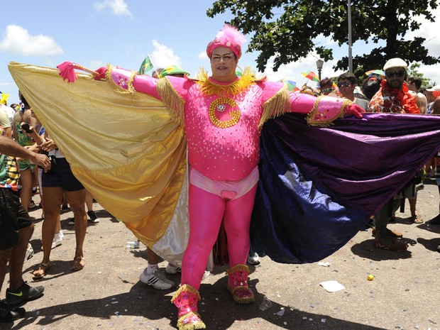 Artista plástico se fantasia de &#39;Super G&#39; (Foto: Diego Moraes/ G1)