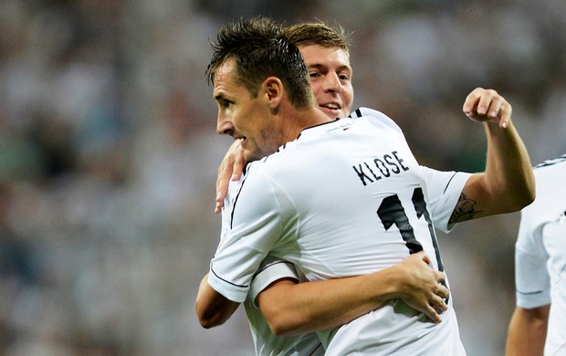 Klose comemoracao (Foto: AFP)