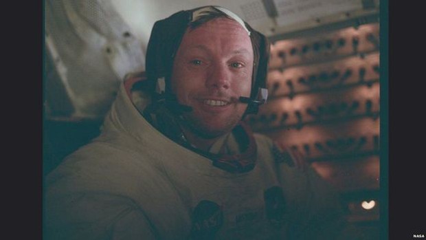 Neil Armstrong logo após o pouso (Foto: Nasa/Project Apollo Archive)