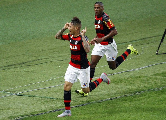 Gol Guerrero Flamengo x Grêmio Maracanã (Foto: Marcelo de Jesus/Divulgação)