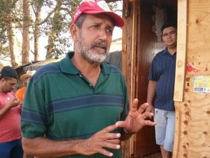 Dirigente da FLN José Rainha Júnior alega que a área é improdutiva (Foto: Cláudio Nascimento/ TV TEM)