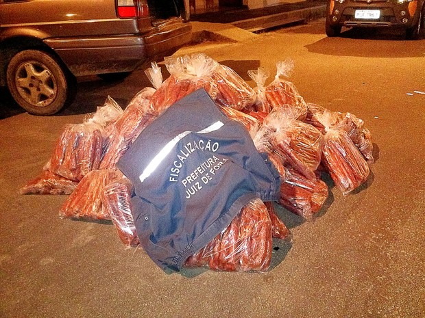 Linguiça foi apreendida em Juiz de Fora (Foto: Polícia Militar Rodoviária/Divulgação)