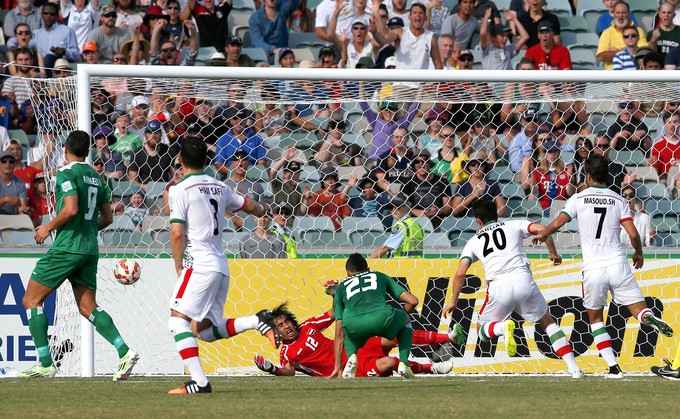 Sardar Azmoun gol, Iraque x Irã (Foto: Reuters)