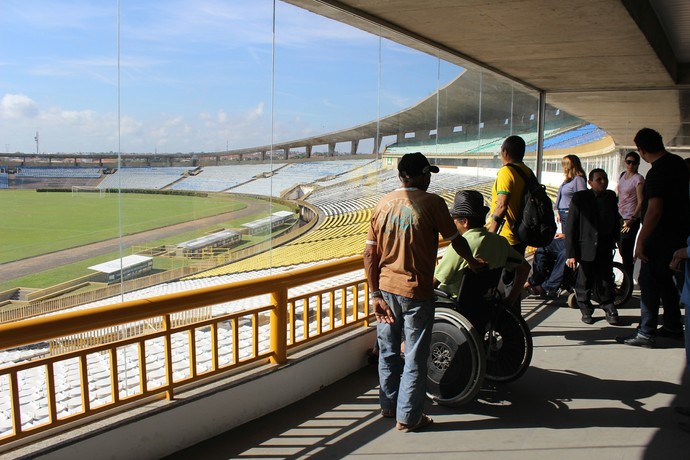 Vistoria Albertão (Foto: Renan Morais/GloboEsporte.com)