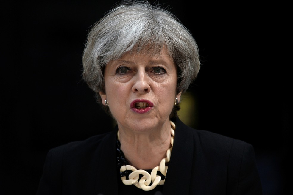 Theresa May, durante pronunciamento em Londres, neste domingo (4) (Foto: REUTERS/Hannah McKay)