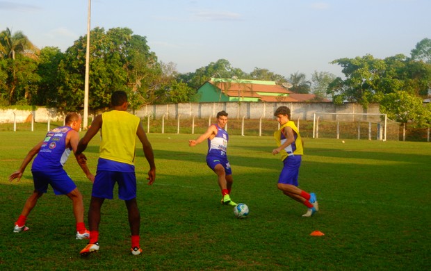 Elenco do time é formado por ex-jogadores do Gurupi e jovens do sub-19 (Foto: Vilma Nascimento/GLOBOESPORTE.COM)