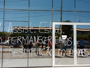 Alunos protestam em prol da assistência estudantil (Foto: Divulgação/ Ascom paralisação estudantil)