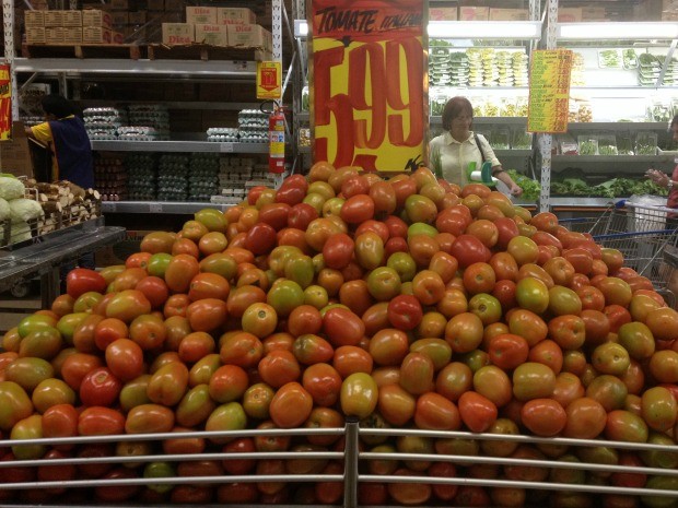 Quilo do tomate em Porto Velho aumentou mais de 100% em menos de uma semana (Foto: Mary Porfiro/G1)