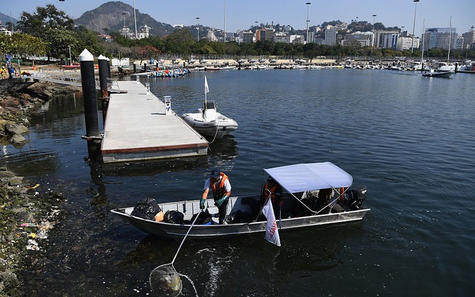 Sujeira na  Marina da Gloria  (Foto:  Shaun Botterill/Getty Image)