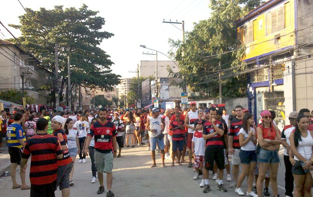 Torcida Flamengo fila ingressos (Foto: Richard Fausto de Souza / Globoesporte.com)