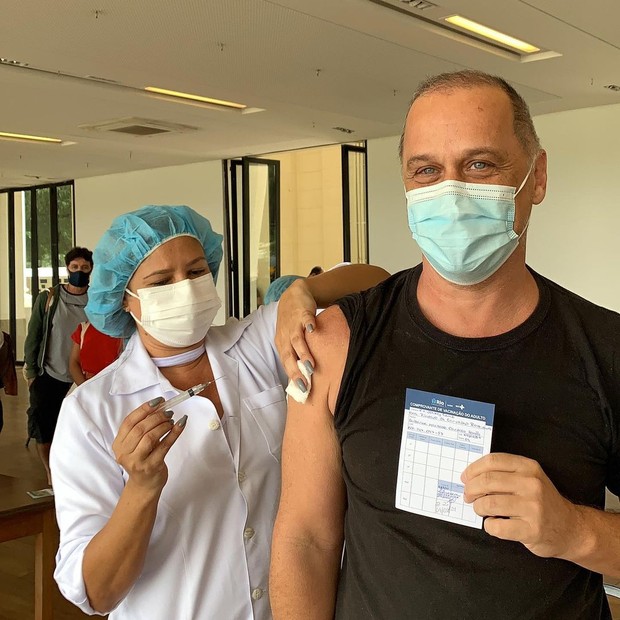 Guilherme Fontes toma vacina contra a Covid-19 (Foto: Reprodução/Instagram)