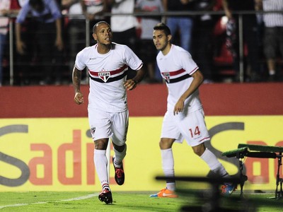 Luis Fabiano São Paulo x Internacional (Foto: Marcos Ribolli)
