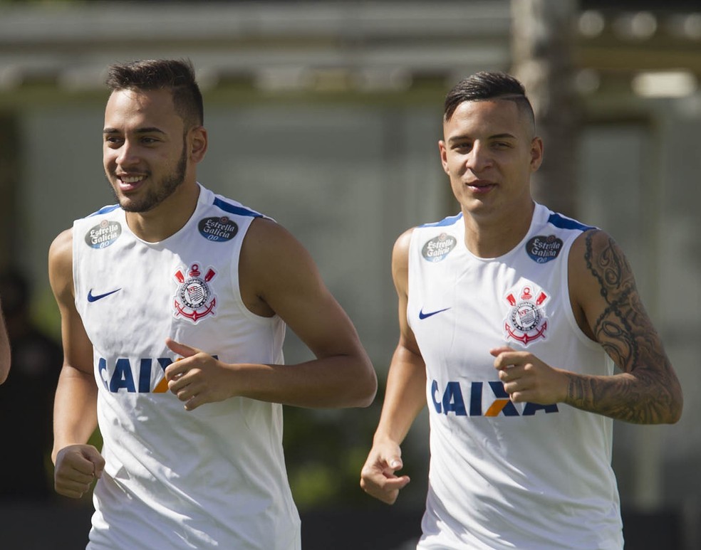 Arana e Maycon sonham com Liga dos Campeões, mas não querem deixar o Corinthians