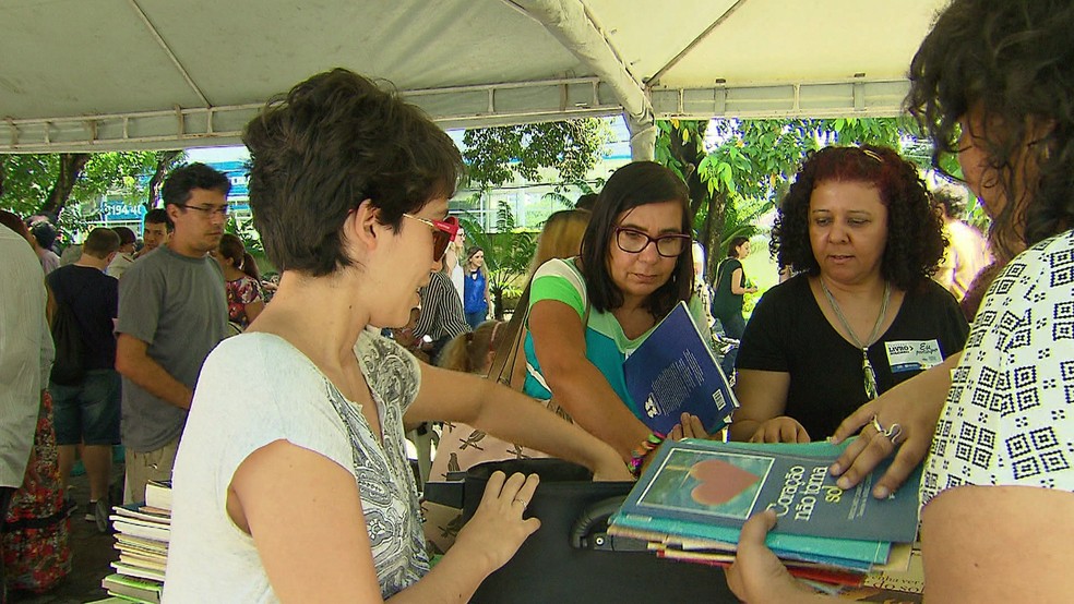 Doa&ccedil;&atilde;o para a campanha &ldquo;Livro Solid&aacute;rio&rdquo; pode ser feita at&eacute; o dia 4 de agosto (Foto: Reprodu&ccedil;&atilde;o/TV Globo)