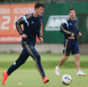 Novato, Nathan ainda tenta se  adaptar à seleção: 