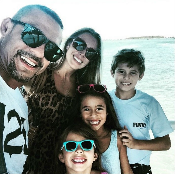 Vitor Belfort Joana Prado e família em férias