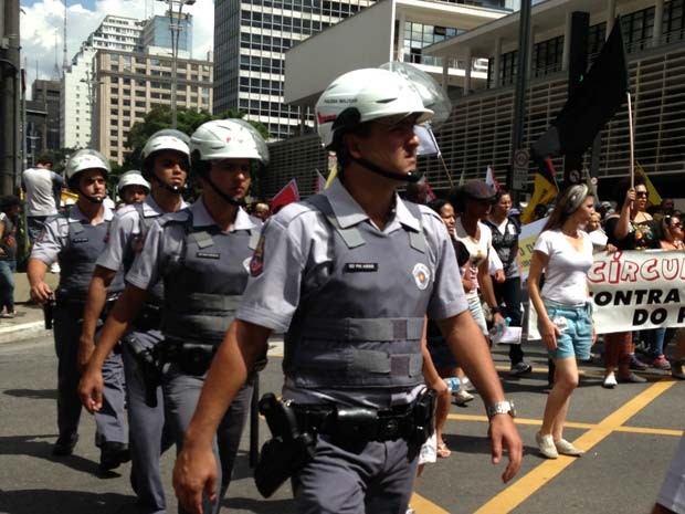 10ª Marcha da Consciência Negra em São Paulo é acompanhada pela PM (Foto: Lais Cattassini/G1)