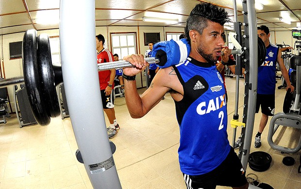 Léo Moura treino Flamengo (Foto: Alexandre Vidal / Fla Imagem)