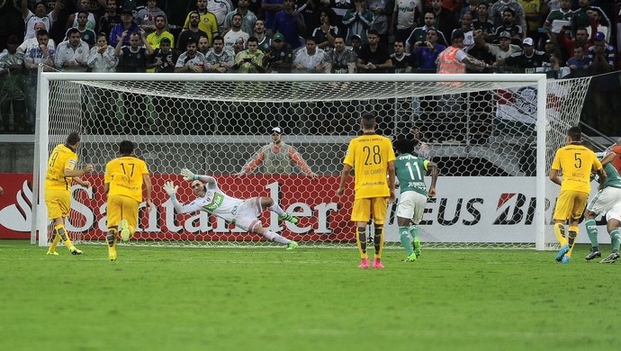 Prass celebra alívio do Palmeiras após vitória com 'sufoco desgraçado'