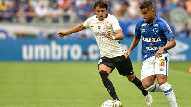 Corinthians busca empate com Cruzeiro no Mineirão, mas vê vantagem na liderança diminuir