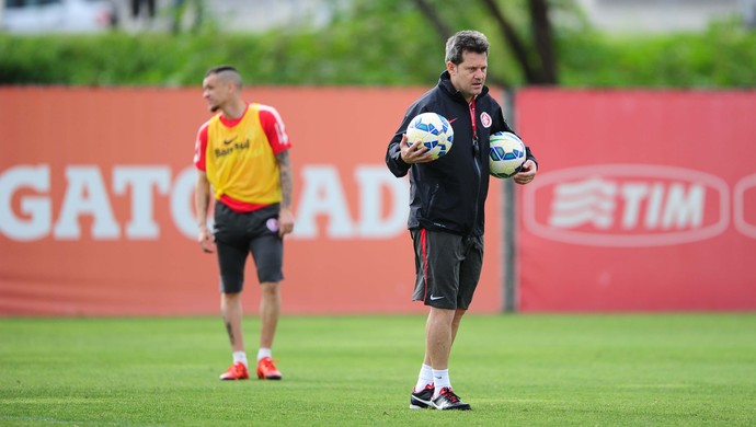 Técnico do Inter, Argel, em treino no Parque Gigante (Foto: Ricardo Duarte / Internacional / Divulgação)
