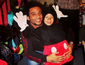 Marcelo, real madrid, com o filho e a mulher (Foto: Reprodução / Instagram) Marcelo, real madrid, com o filho e a mulher (Foto: Reprodução / Instagram)